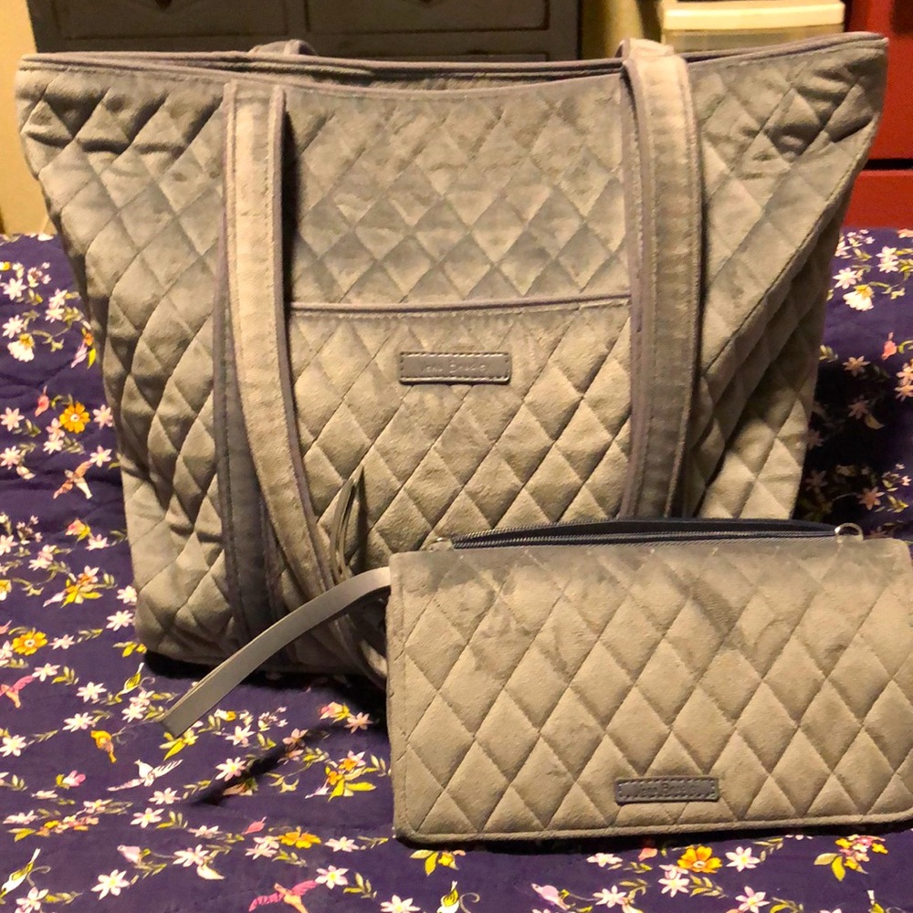 Vera bradley small Vera tote and wallet set.Carbon grey